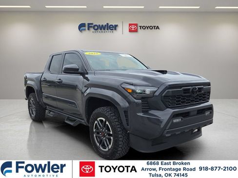 Certified 2025 Toyota Tacoma TRD Sport AWD/4WD image 1