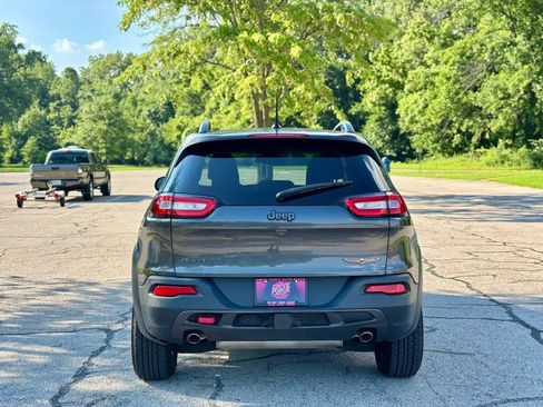 Used 2015 Jeep Cherokee Trailhawk w/ Comfort/Convenience Group AWD/4WD image 6