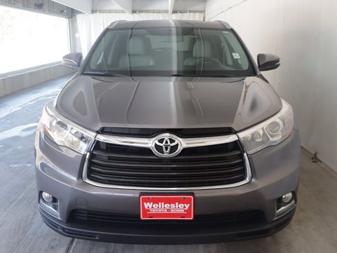 Used 2016 Toyota Highlander Limited image 23