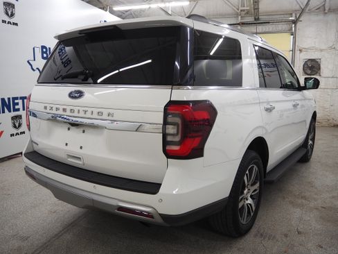 Used 2024 Ford Expedition Limited image 6