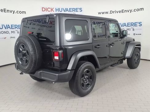 Used 2026 Jeep Wrangler Unlimited Sport AWD/4WD image 4