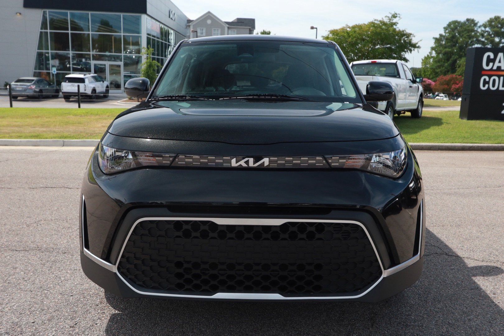 Used 2025 Kia Soul LX w/ LX Technology Package FWD image 8