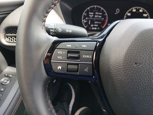 Used 2024 Honda HR-V Sport image 11