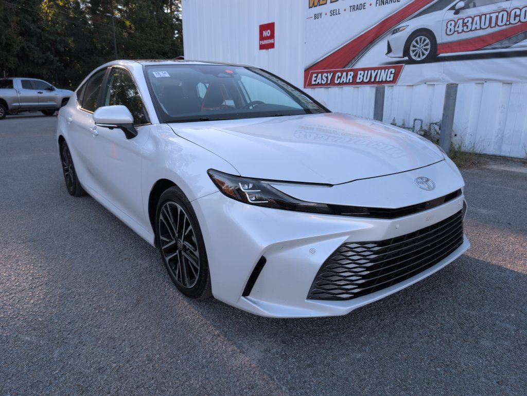 Used 2025 Toyota Camry XLE w/ Premium Plus Package FWD image 1