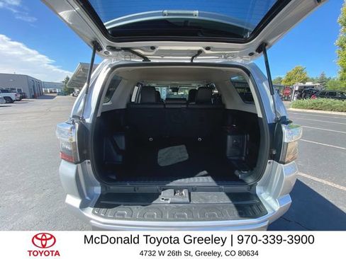 Used 2022 Toyota 4Runner TRD Off-Road Premium AWD/4WD image 24