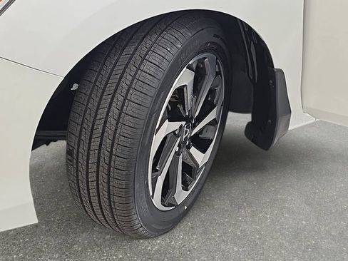 Used 2017 Honda Accord EX-L image 32
