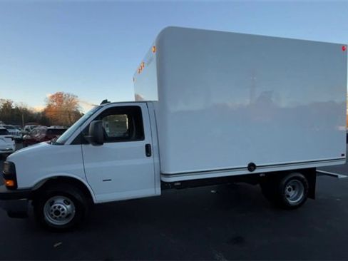 New 2025 GMC Savana 3500 w/ Power Convenience Package image 5