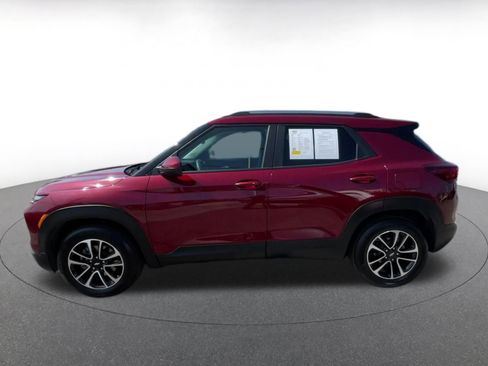 Used 2025 Chevrolet TrailBlazer LT image 9