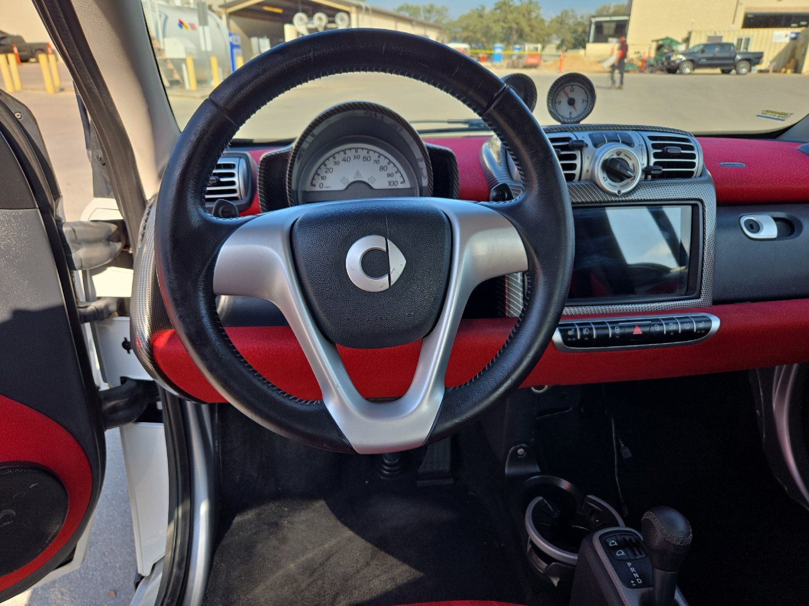 Used 2009 smart fortwo passion RWD image 12