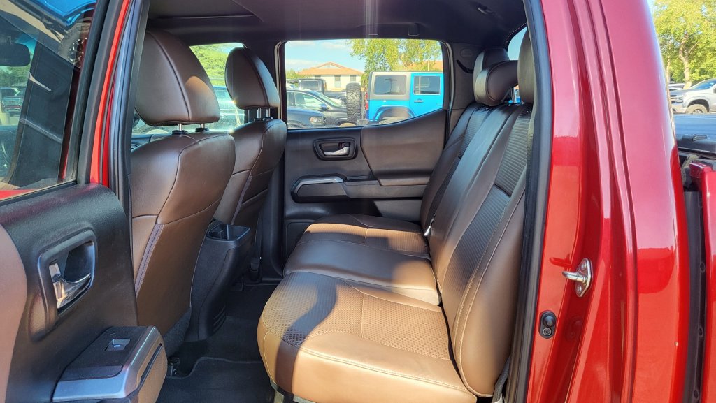 Used 2020 Toyota Tacoma Limited RWD image 24
