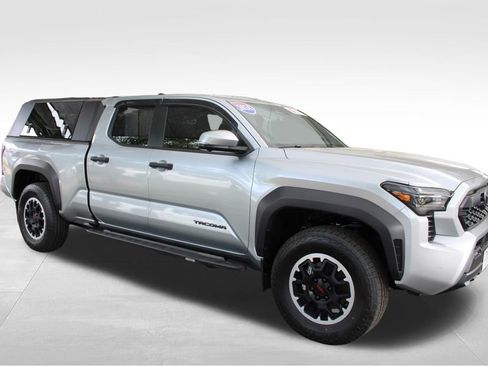 Certified 2024 Toyota Tacoma TRD Off-Road w/ TRD Off Road Premium Package AWD/4WD image 22