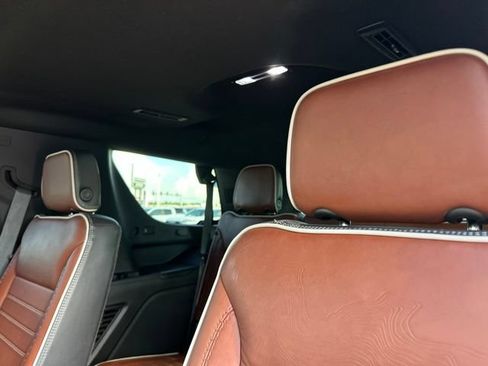 Used 2023 GMC Yukon Denali Ultimate AWD/4WD image 10