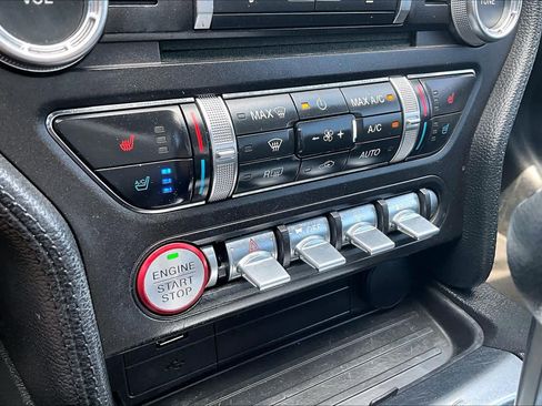 Used 2018 Ford Mustang Premium RWD image 34