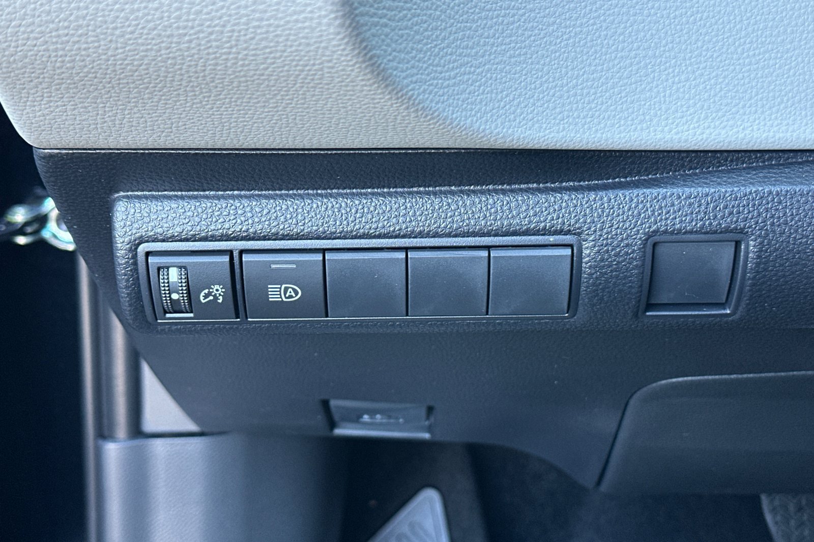 New 2026 Toyota Corolla LE FWD image 28