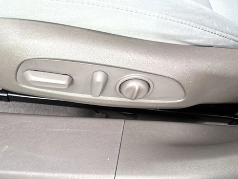 Used 2021 Chevrolet Malibu LT image 19