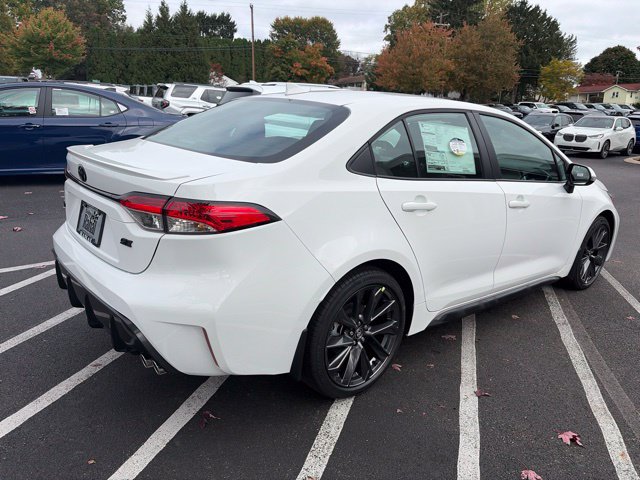 New 2026 Toyota Corolla SE w/ SE Package FWD image 3