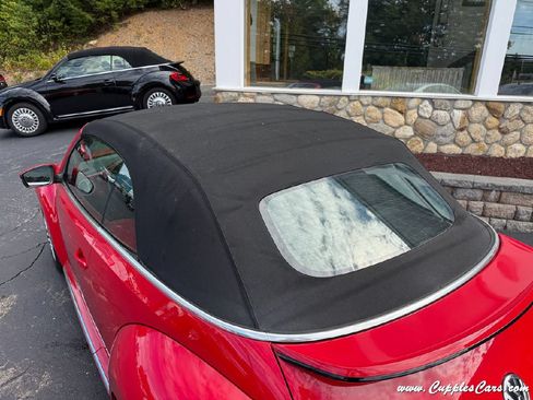 Used 2014 Volkswagen Beetle 1.8T FWD image 29