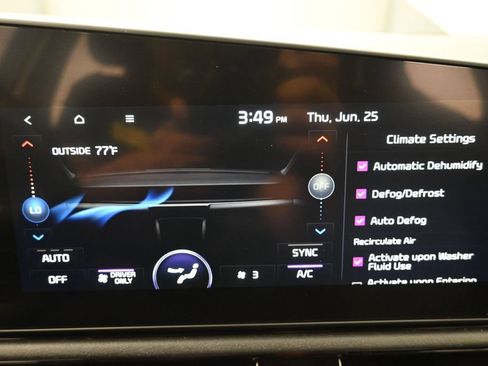 Used 2023 Kia Niro EX FWD image 15