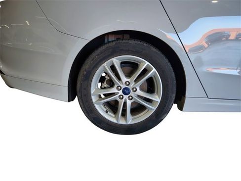 Used 2018 Ford Fusion SE w/ Fusion SE Technology Package image 25