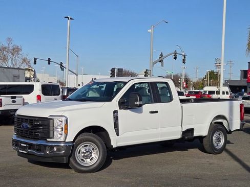 New 2026 Ford F250 XL w/ XL Chrome Package image 2