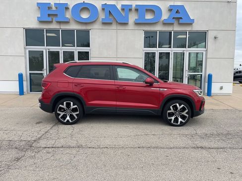 Used 2023 Volkswagen Taos SEL AWD/4WD image 4