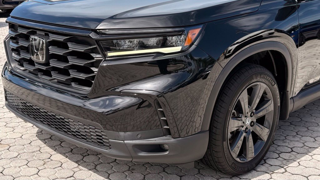 Certified 2024 Honda Pilot Sport image 16