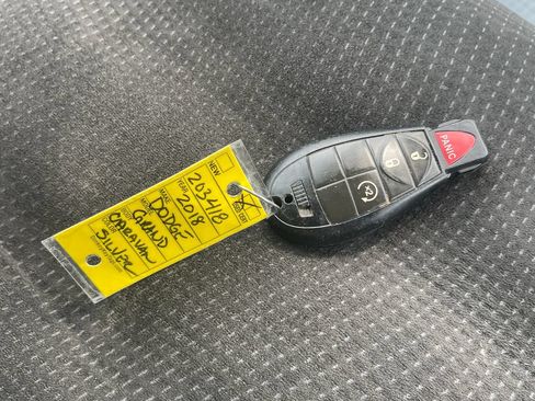 Used 2018 Dodge Grand Caravan SE FWD image 30