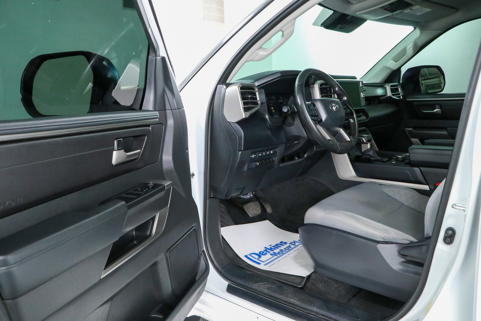 Used 2024 Toyota Tundra SR5 AWD/4WD image 3