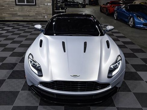 Used 2017 Aston Martin DB11 V12 image 23