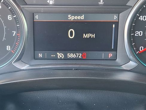 Used 2023 Chevrolet Traverse LT image 32