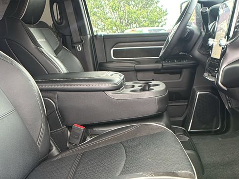 Used 2026 RAM 2500 Laramie AWD/4WD image 15