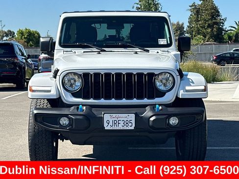 Used 2024 Jeep Wrangler Unlimited AWD/4WD image 9