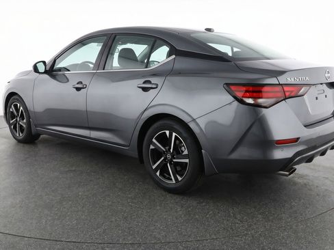 Used 2025 Nissan Sentra SV FWD image 6