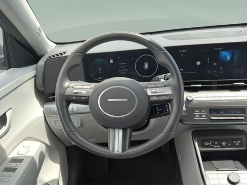 Used 2025 Hyundai Kona SEL AWD/4WD image 11