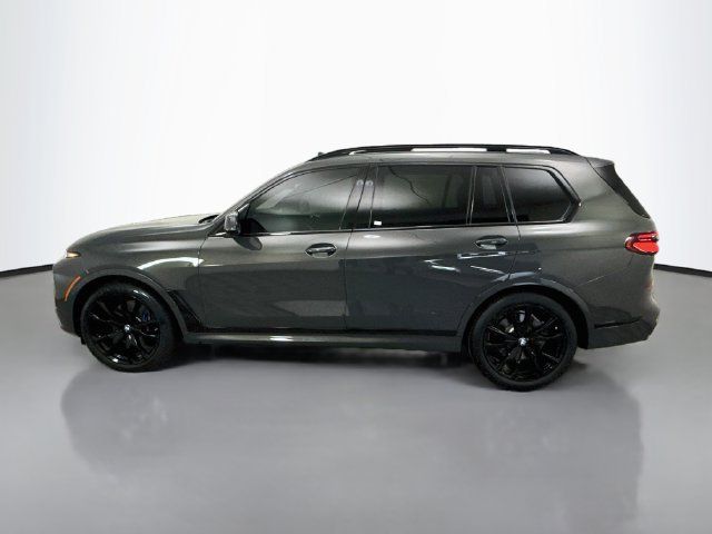 Used 2025 BMW X7 xDrive40i w/ M Sport Package AWD/4WD image 4