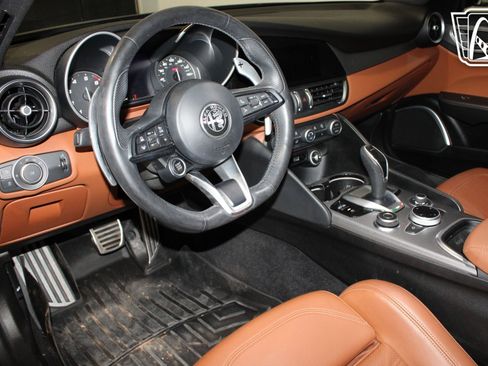 Used 2020 Alfa Romeo Giulia Ti Sport image 33