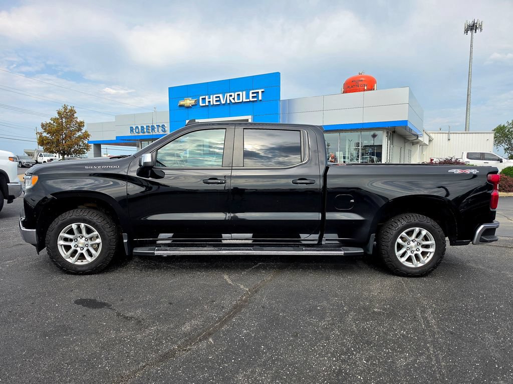 Used 2022 Chevrolet Silverado 1500 LT w/ Max Trailering Package AWD/4WD image 3