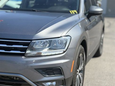 Used 2018 Volkswagen Tiguan SEL AWD/4WD image 8