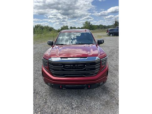 Used 2023 GMC Sierra 1500 AT4 w/ AT4 Premium Package AWD/4WD image 4