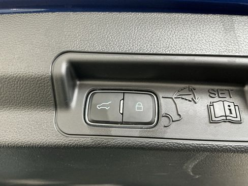 Used 2023 Ford Explorer ST-Line image 39