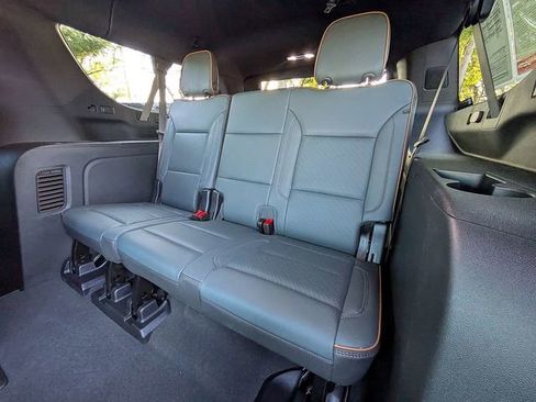 Used 2025 GMC Yukon XL AT4 w/ AT4 Premium Plus Package AWD/4WD image 16