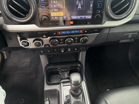 Used 2019 Toyota Tacoma Limited image 21