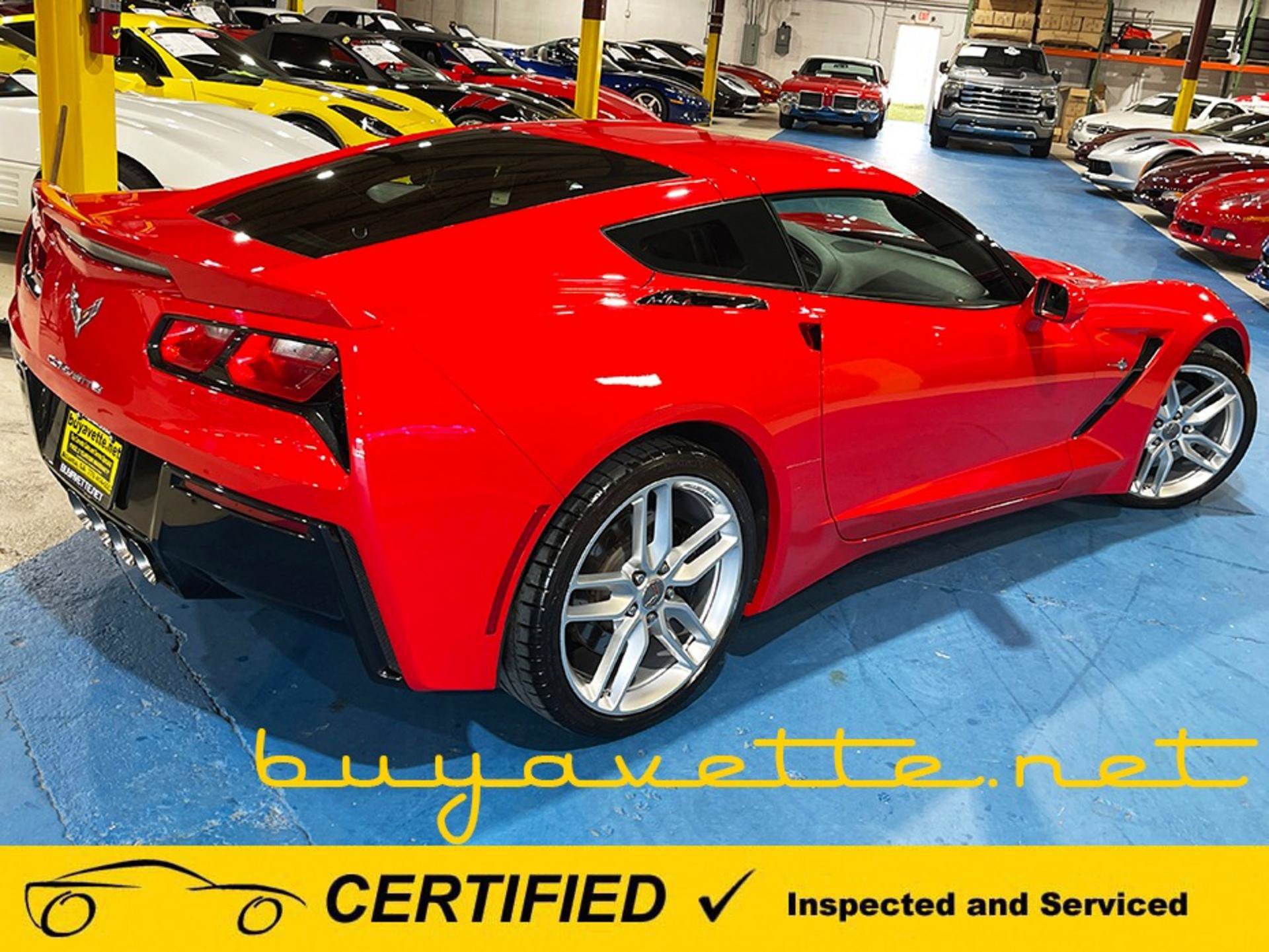 Used 2018 Chevrolet Corvette Stingray Coupe RWD image 2