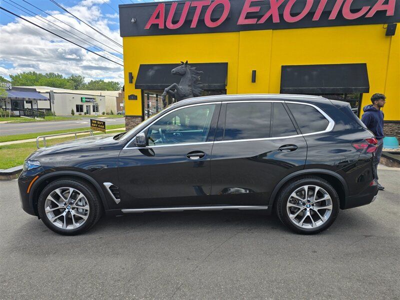 Used 2025 BMW X5 xDrive40i w/ Premium Package AWD/4WD image 23