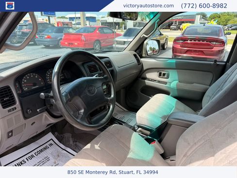 Used 2002 Toyota 4Runner SR5 RWD image 2