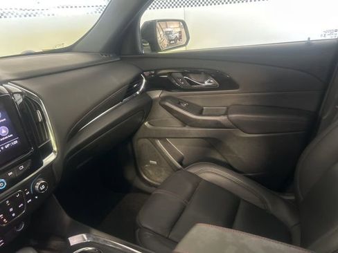 Used 2023 Chevrolet Traverse RS AWD/4WD image 18