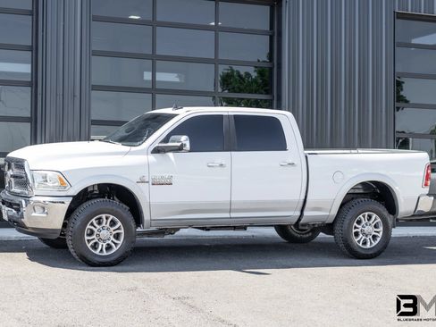 Used 2015 RAM 2500 Laramie AWD/4WD image 3