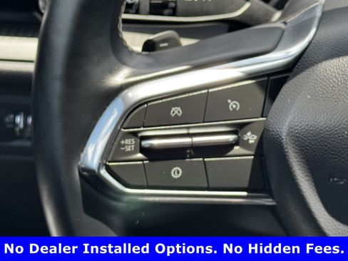 Used 2025 Chevrolet Traverse LT FWD image 13