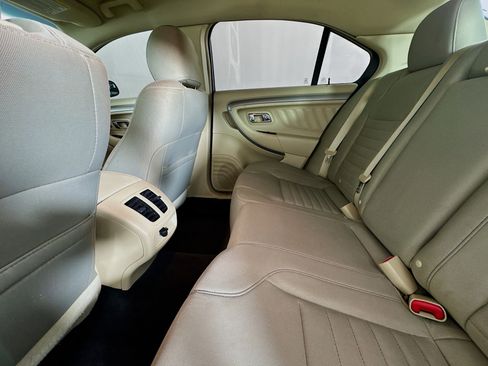 Used 2016 Ford Taurus SE image 23