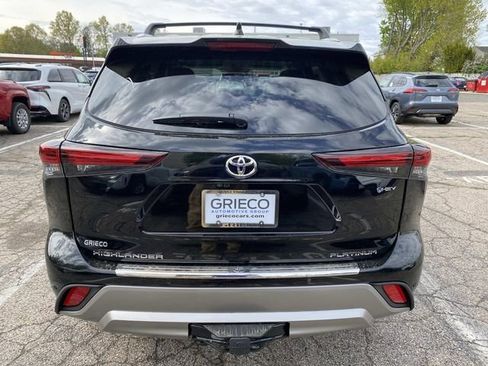 New 2026 Toyota Highlander Platinum AWD/4WD image 4